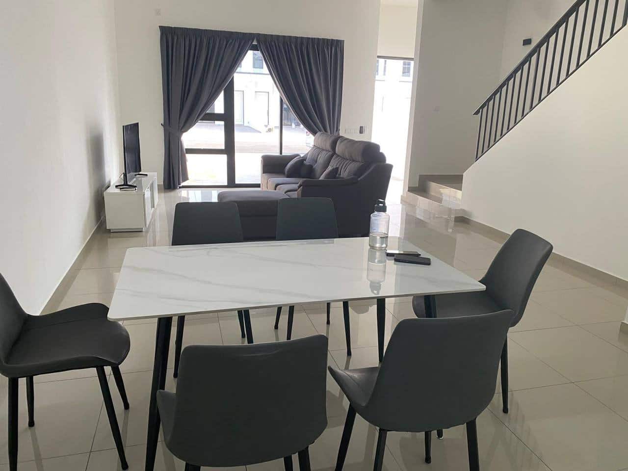 For Rent (AH7799)
The Tate Eco Botanic 
Double Sto… 2