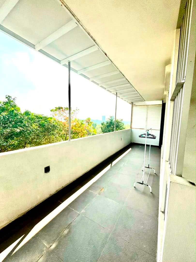 Meridin Bayvue Service Apartment 
1098sf Block B1 … 4