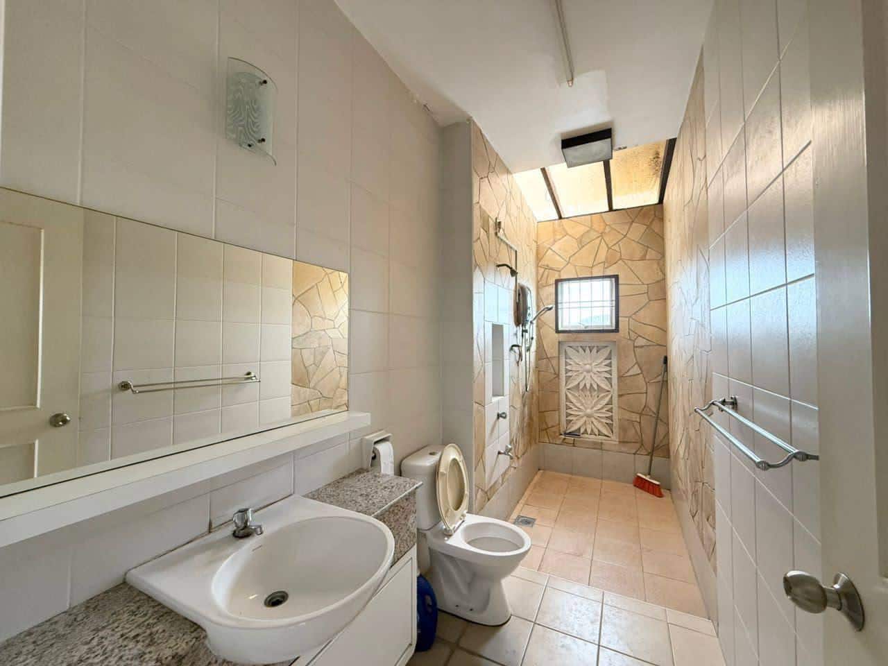 Drop Price‼️
For Sale /Rent (AH7799)
Impian Emas 
… 9