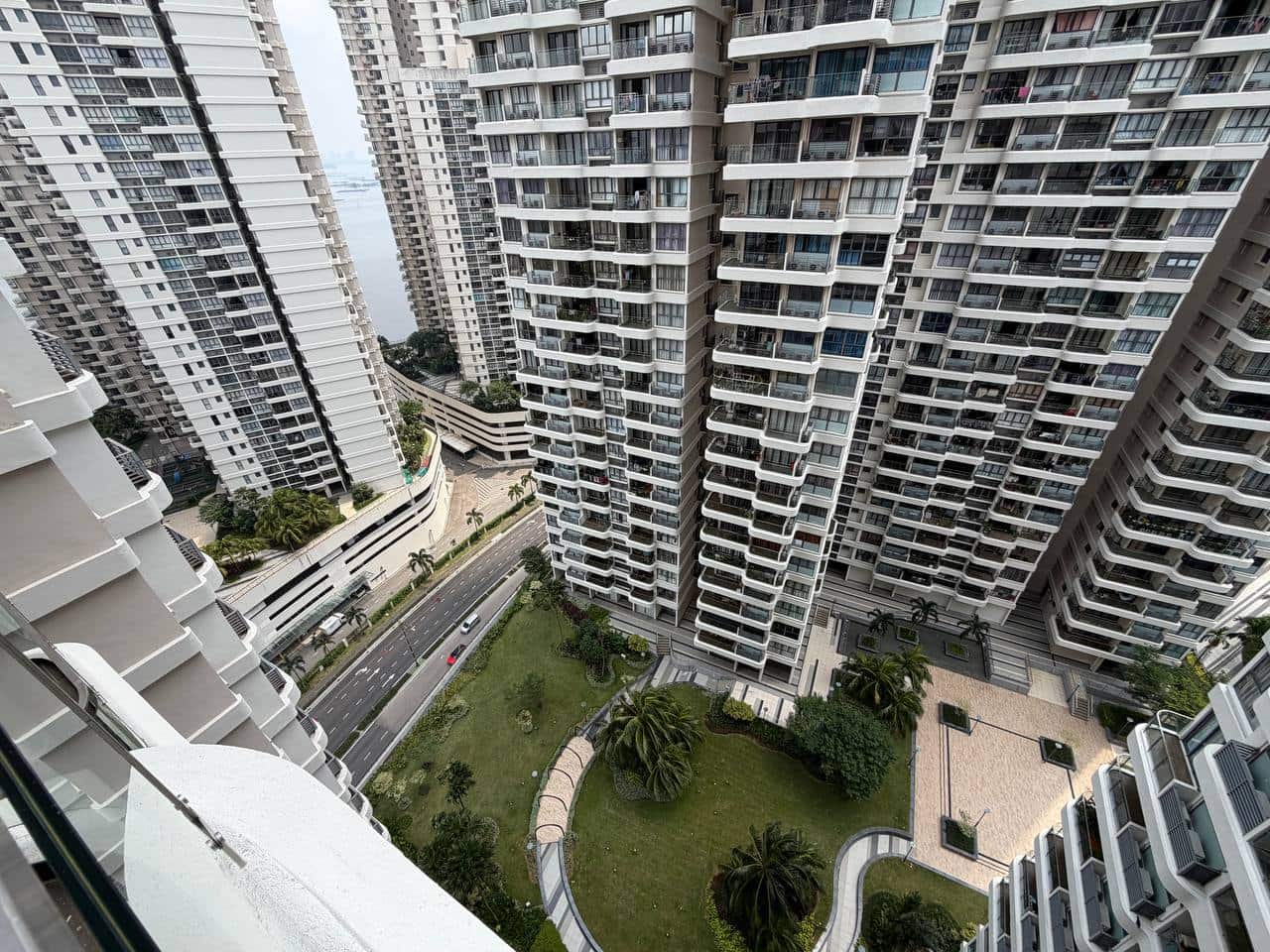 FOR Rent (ML0255)

 Bay Point Country Garden Danga… 7