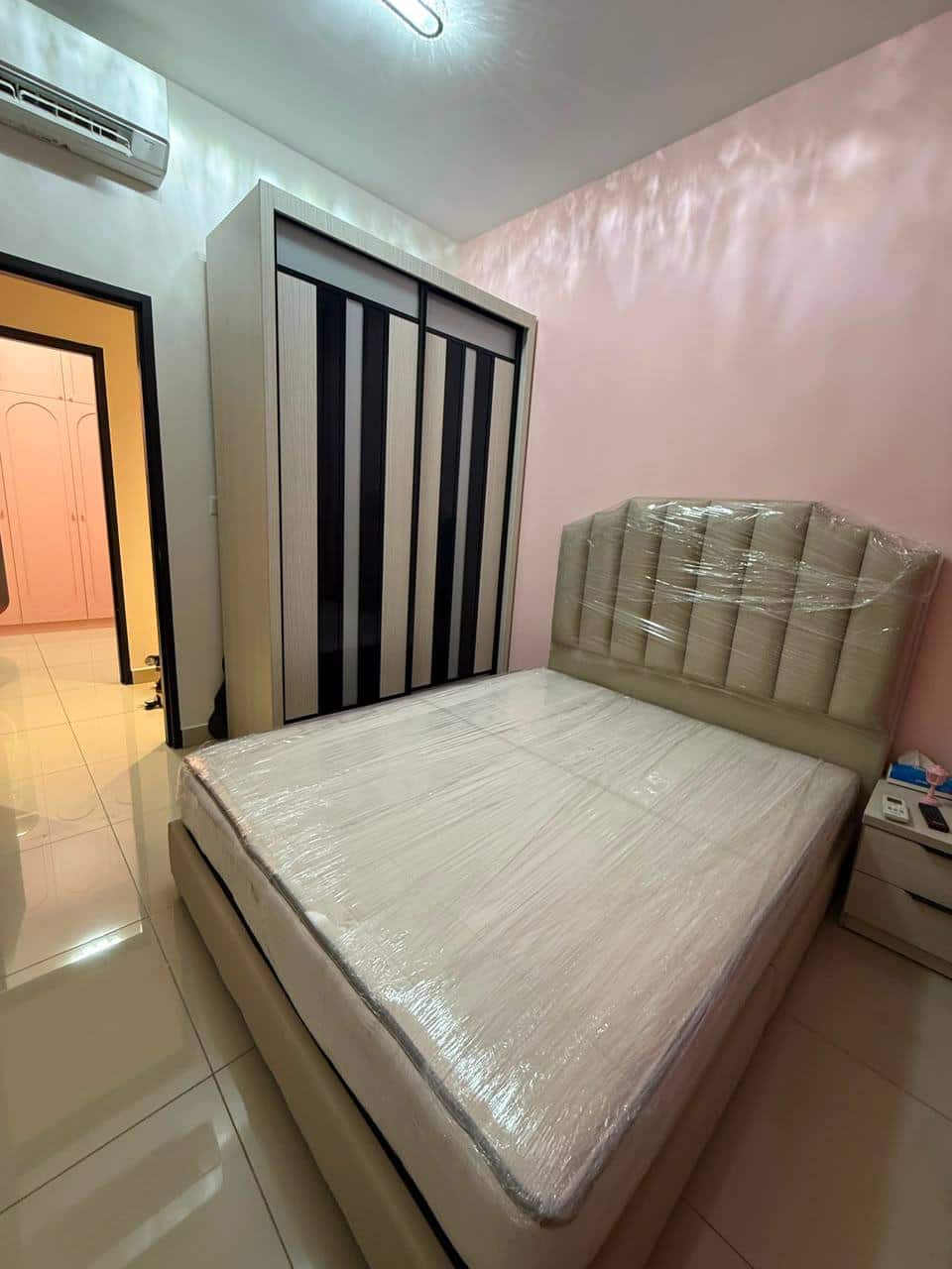 For Rent （JQ8572）

*Veranda Residence Near CIQ*

U… 4