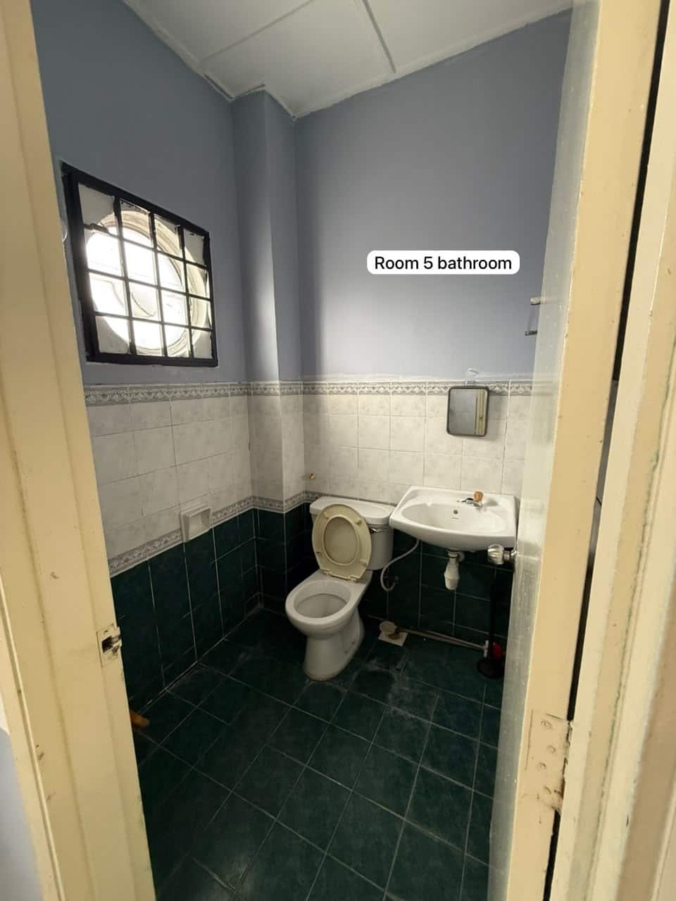 🏠 BEDROOM FOR RENT (DZ0507)

📍 Jalan Indah 1/4, Bu… 4