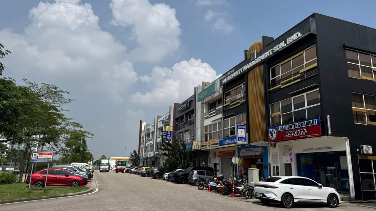 FOR RENT (JE0412)

SHOP - Ground Floor
📍 Taman Ser… 3
