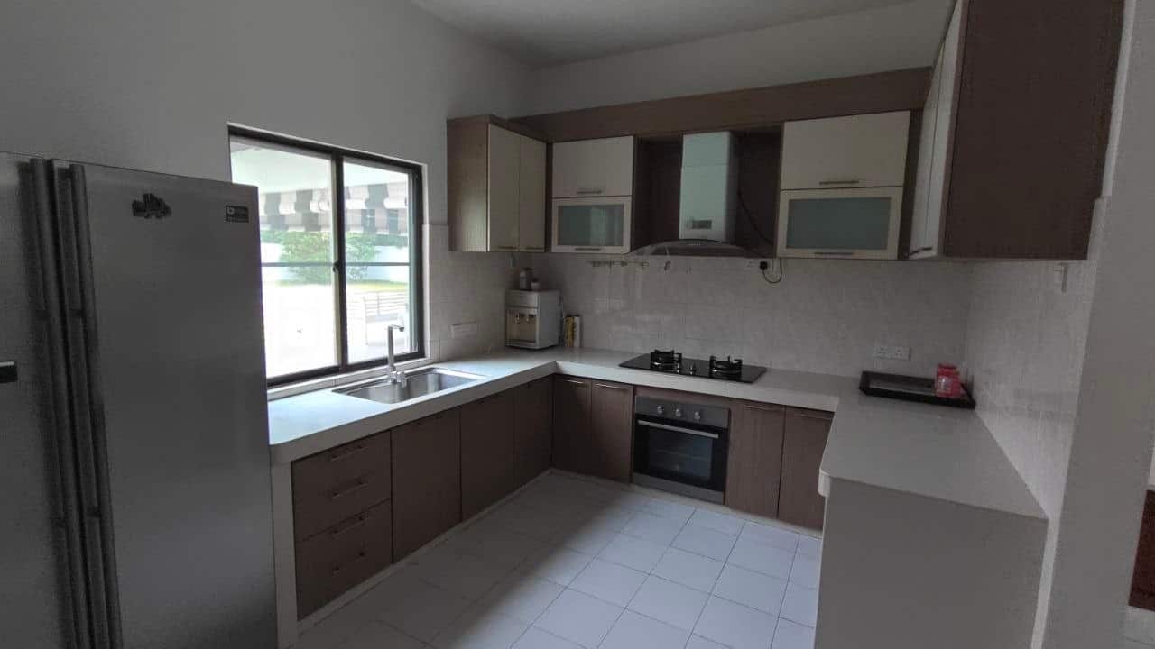 2-Storey English Cottage Bungalow Bayou Bay 7