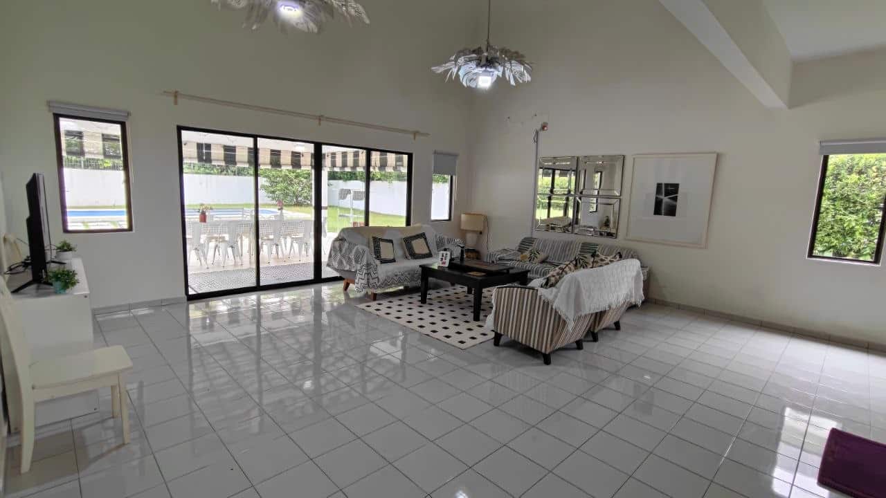 2-Storey English Cottage Bungalow Bayou Bay 3