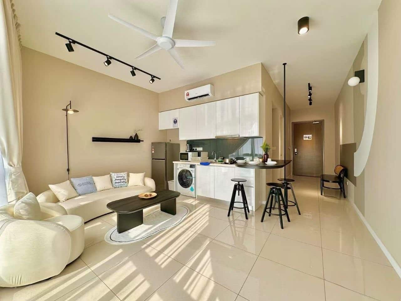 Condominium The Elysia Park Residence 1