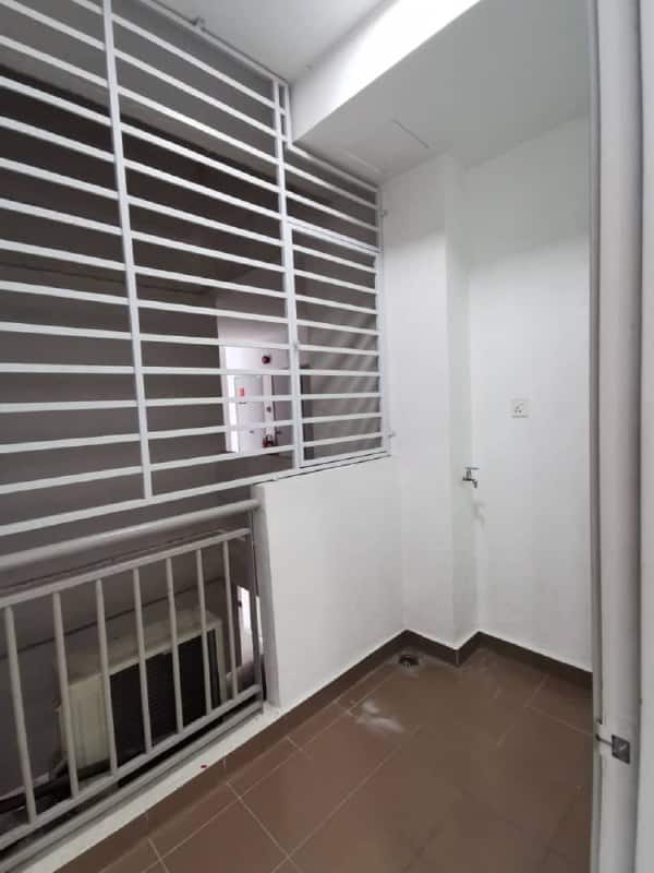Service Apartment Austin Regency @ Mount Austin 5