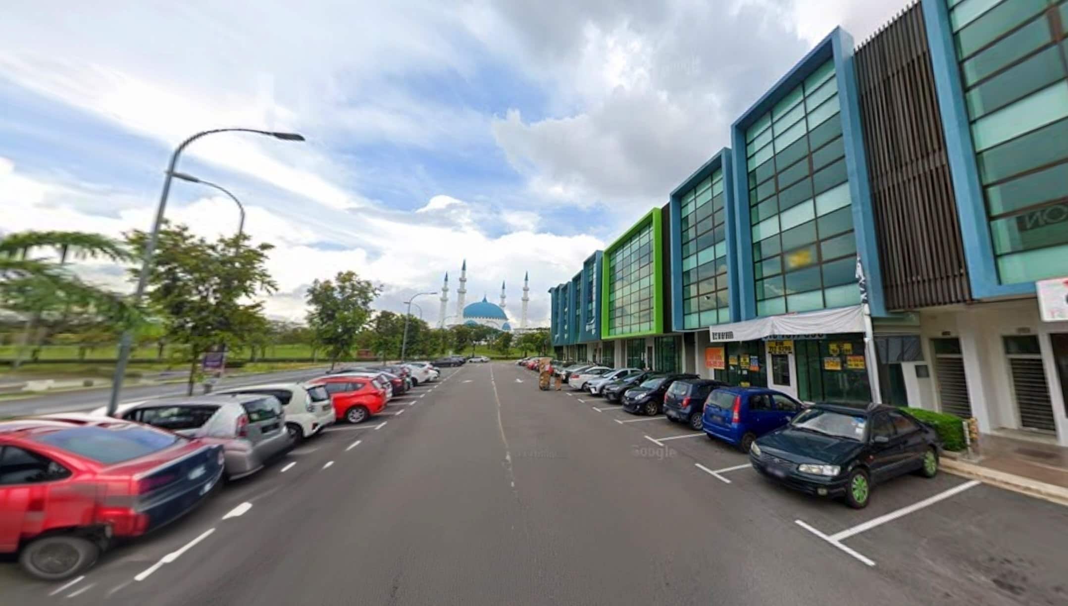 3-Storey Shop Lot Bandar Dato' Onn 2