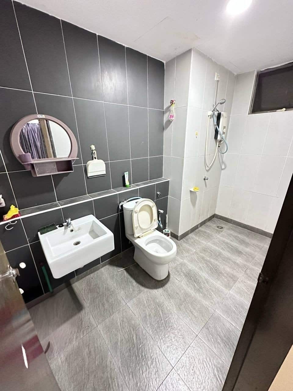Condo The Garden Residences 8
