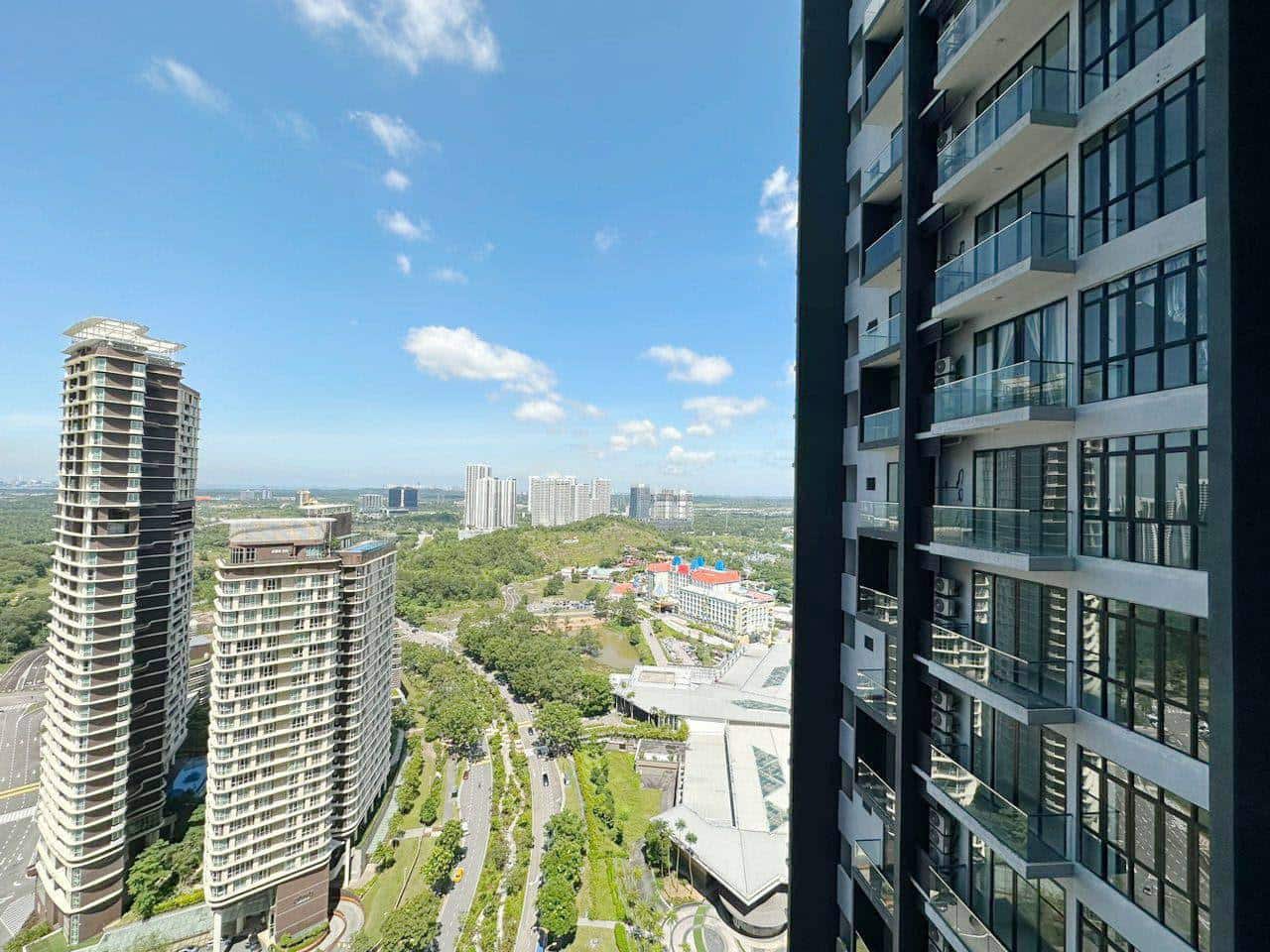 Service Apartment Medini 6