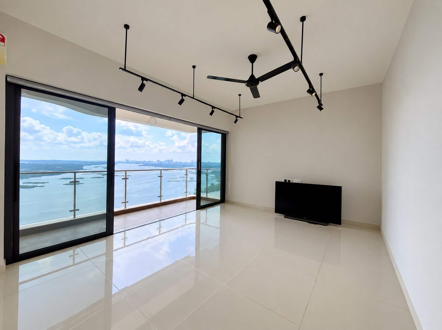 Condo Country Garden Danga Bay 5