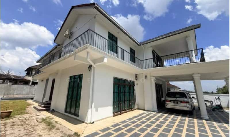 Double Storey Bungalow Taman Bukit Kempas 1