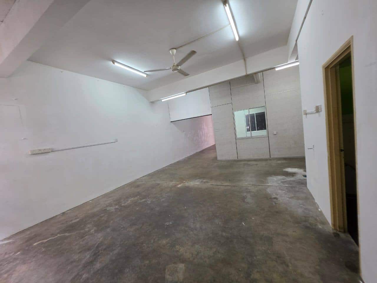 3-Storey Shoplot Austin Perdana 4