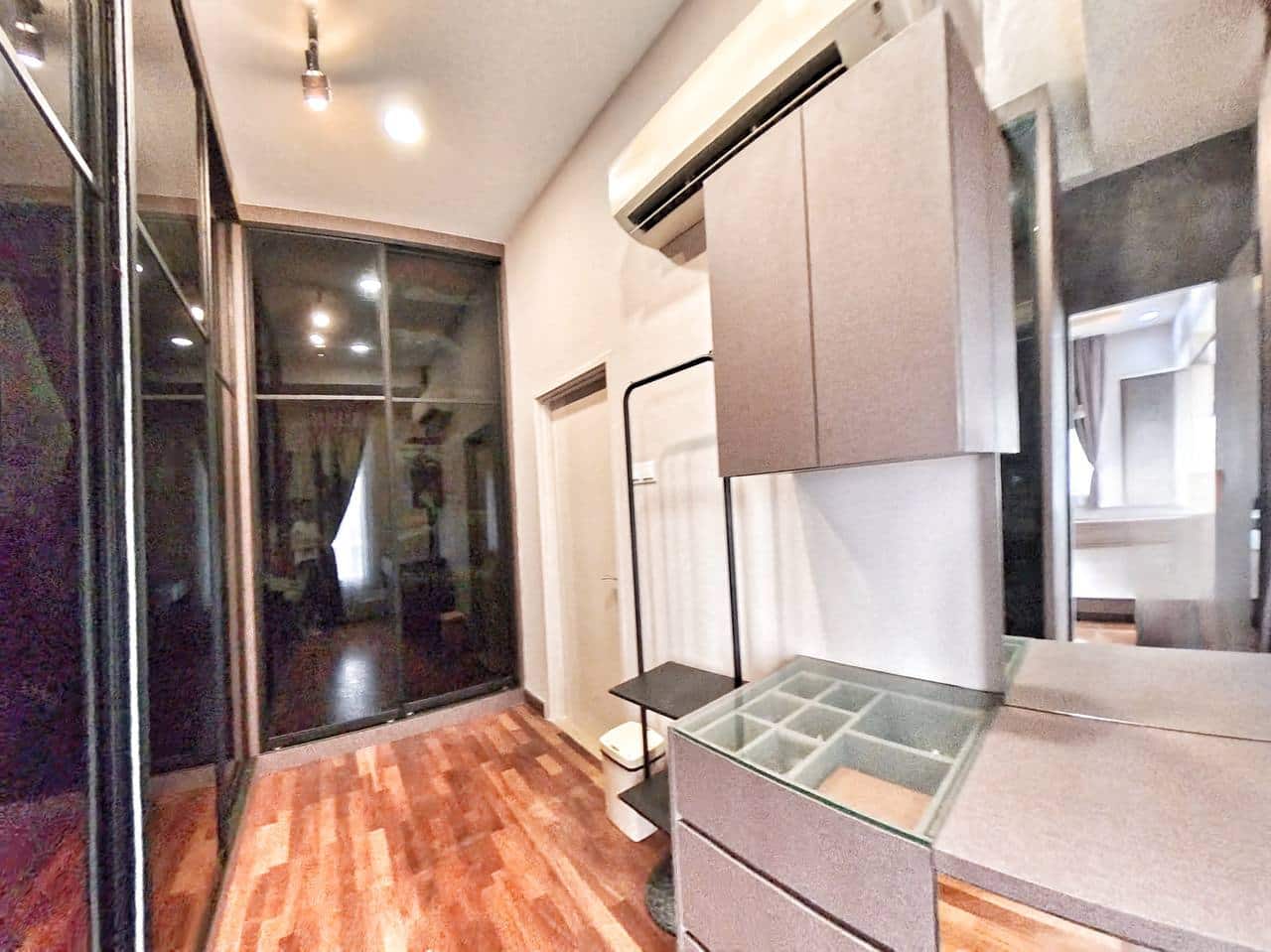 2.5-Storey Semi-D Taman Nusa Idaman 9