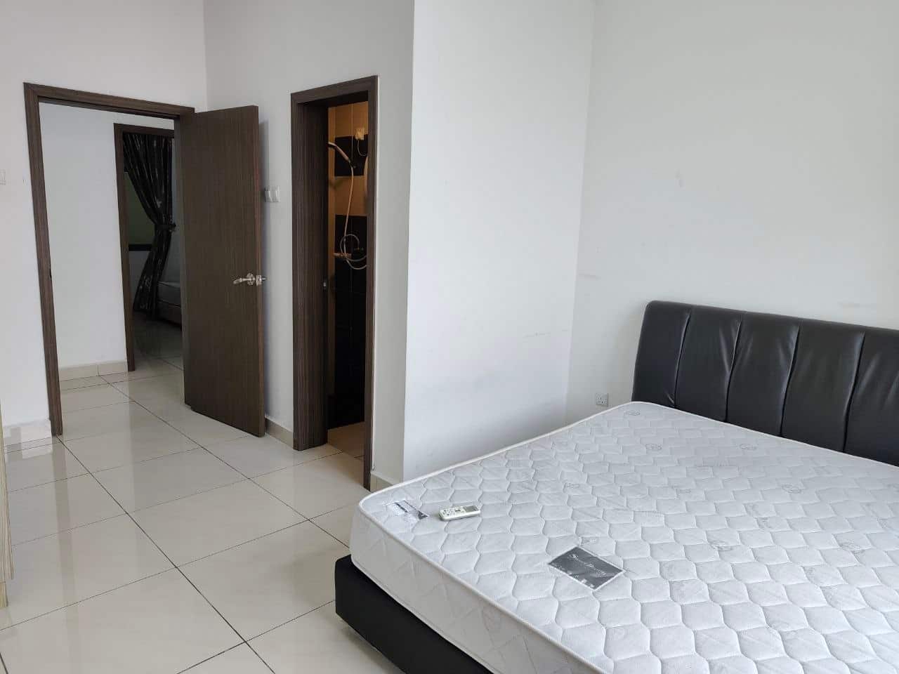 Condo Kempas Indah 4