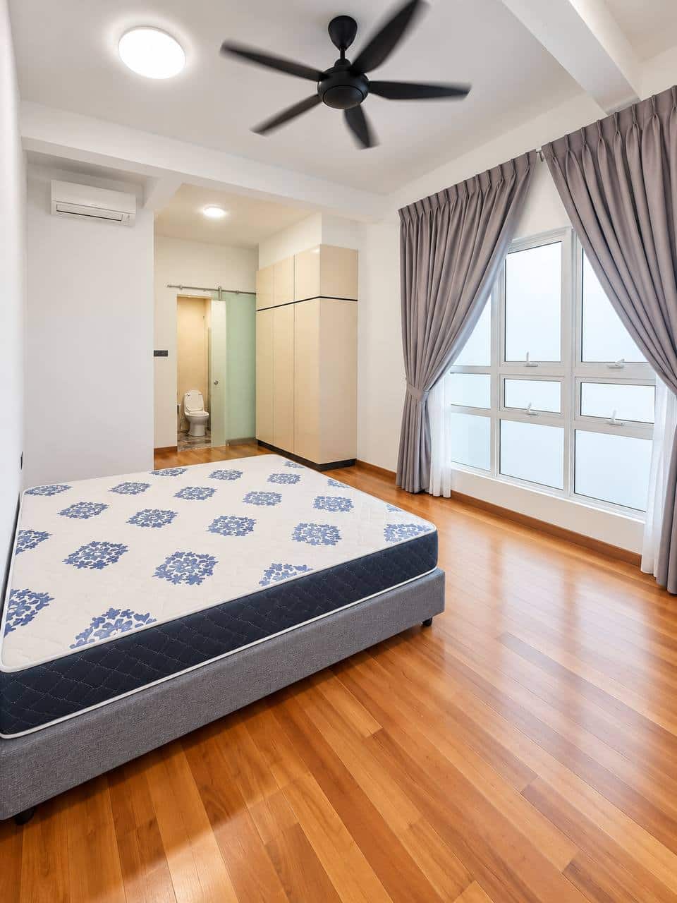 Condo Tri Tower @ CIQ 6