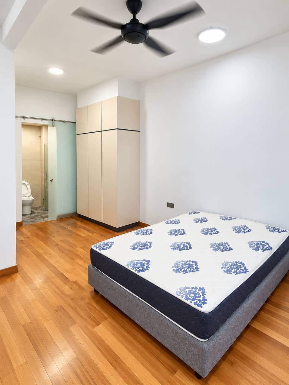 Condo Tri Tower @ CIQ 5