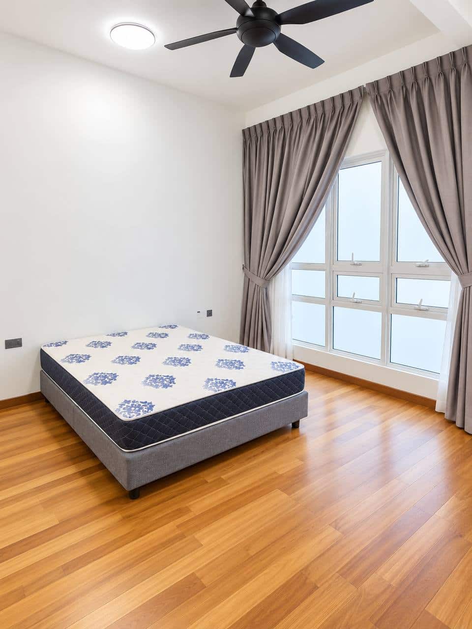Condo Tri Tower @ CIQ 3