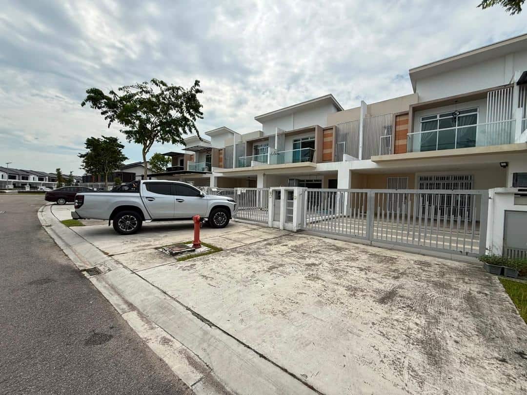 2-Storey Terrace Gelang Patah 1