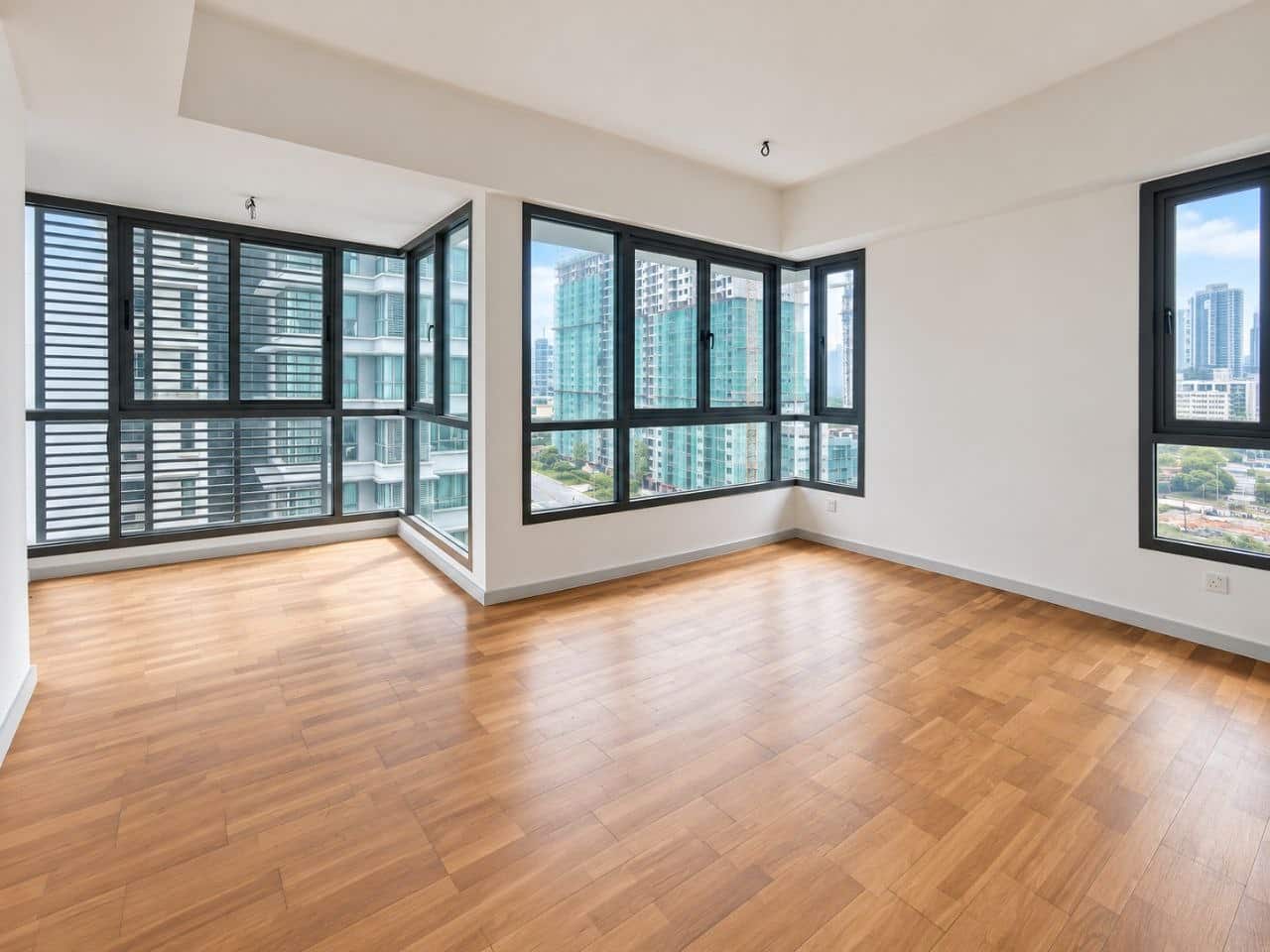 🏡 FOR RENT | Block B – Low Floor
✨ Bare Unit (Unfu… 1