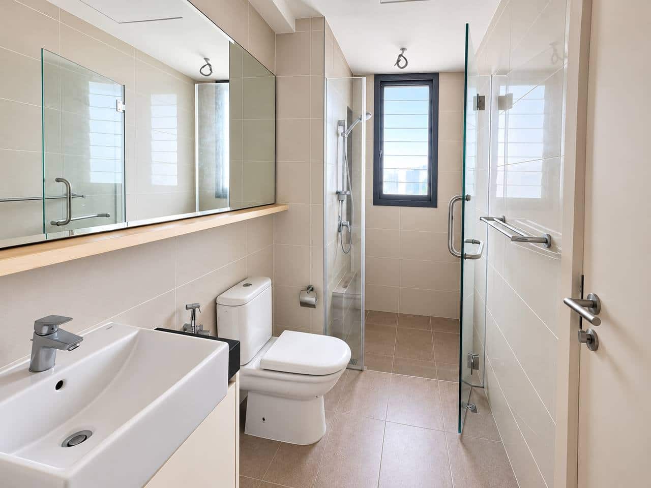 🏡 FOR RENT | Block A – Low Floor
✨ Bare Unit (Unfu… 6