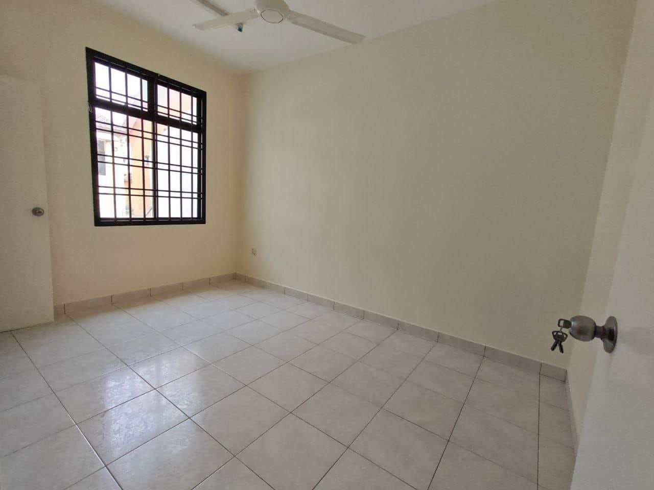 2.5-Storey Terrace House Perling Taman Permata 4