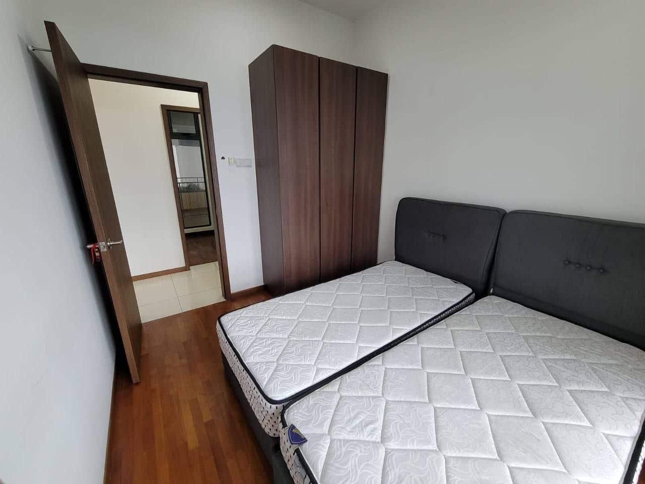 Condo Crescent Bay Suites 5