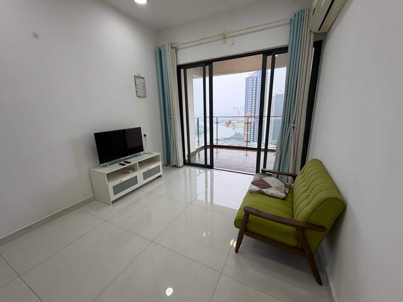 Condominium Country Garden Danga Bay 4