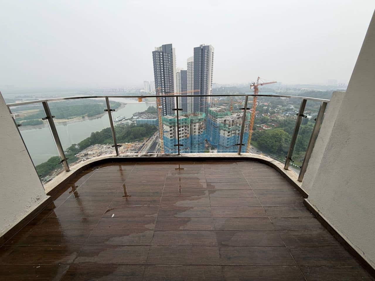 Condominium Country Garden Danga Bay 2