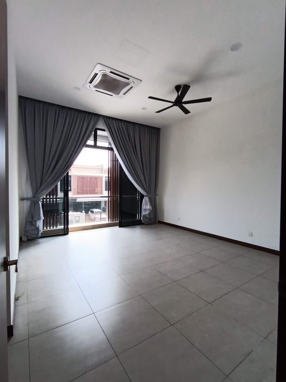 Double Storey Superlink Aurora Sentral 7