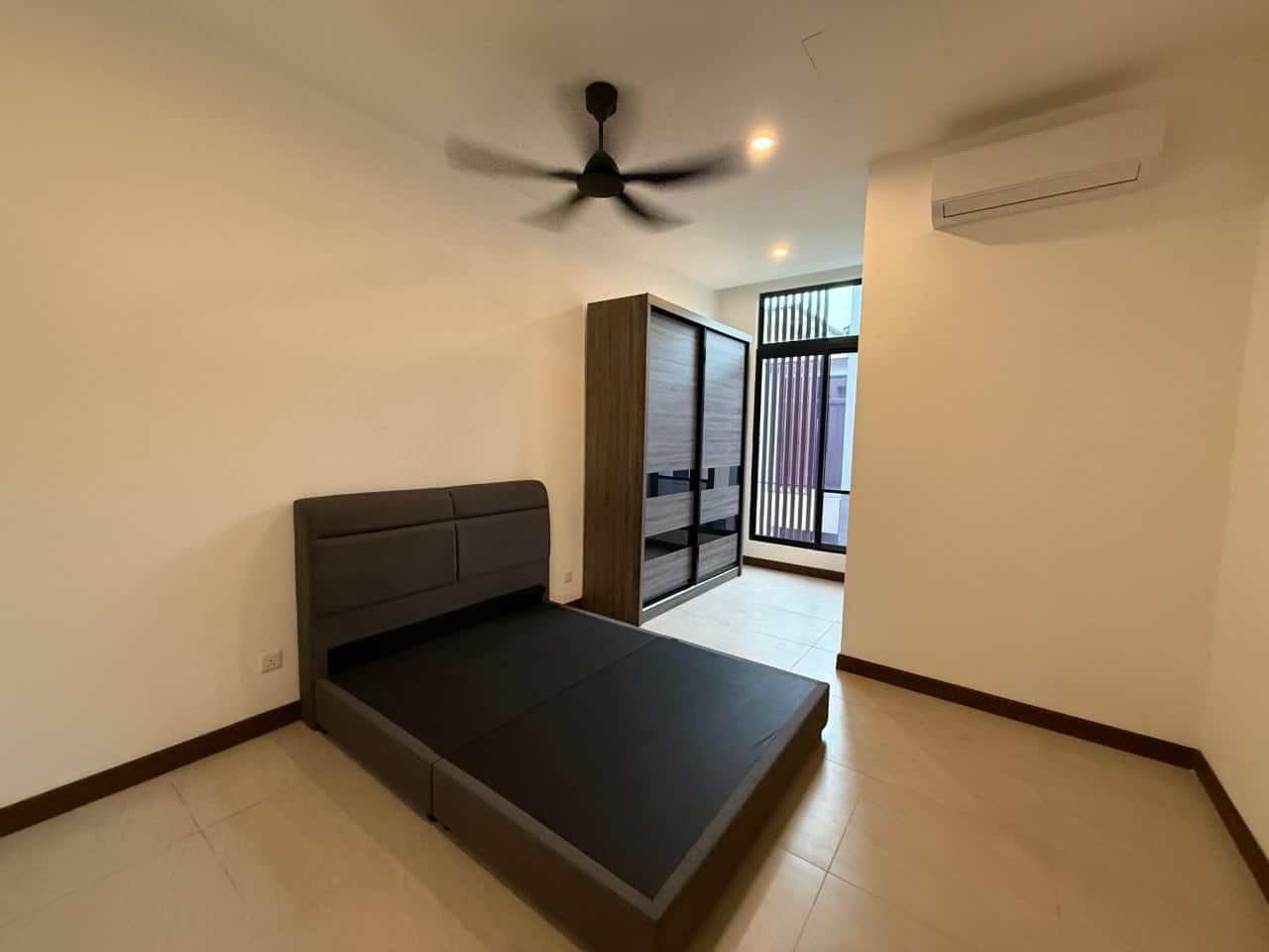 2-Storey SuperLink House Aurora Sentral Resort Villas 5