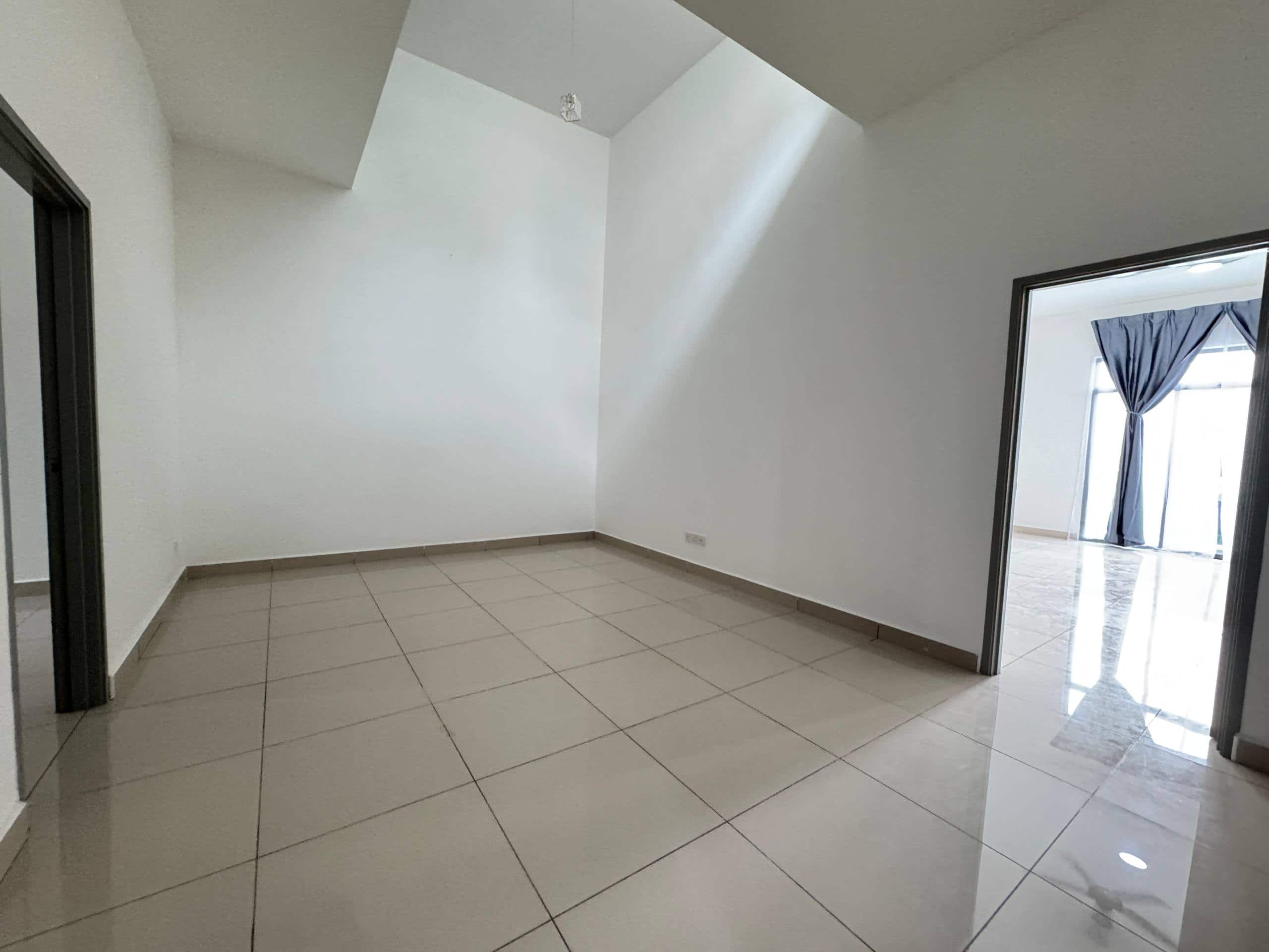 Double Storey Terrace House Taman Pulai Bestari 4