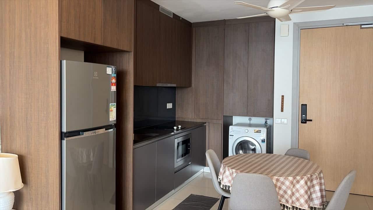 Studio Grand Medini 4