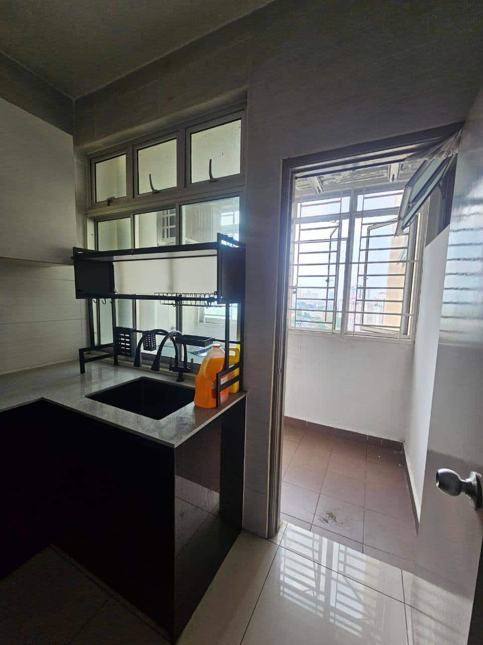 Condo Larkin Heights 6