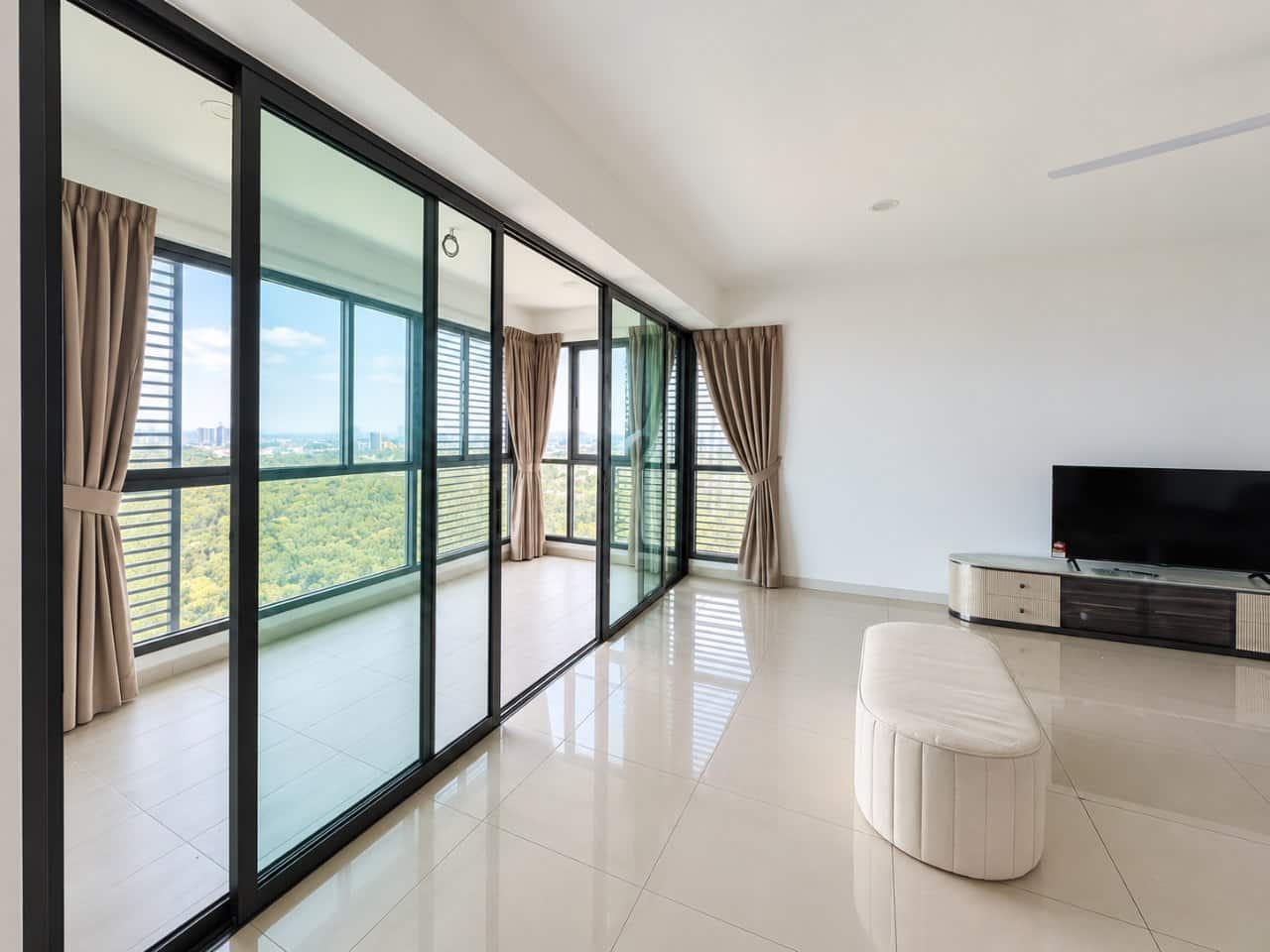 Condominium Medini 1