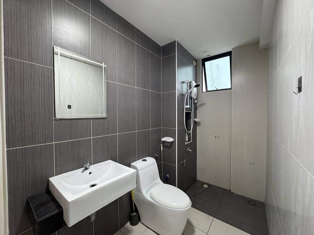Condominium Bukit Indah 7