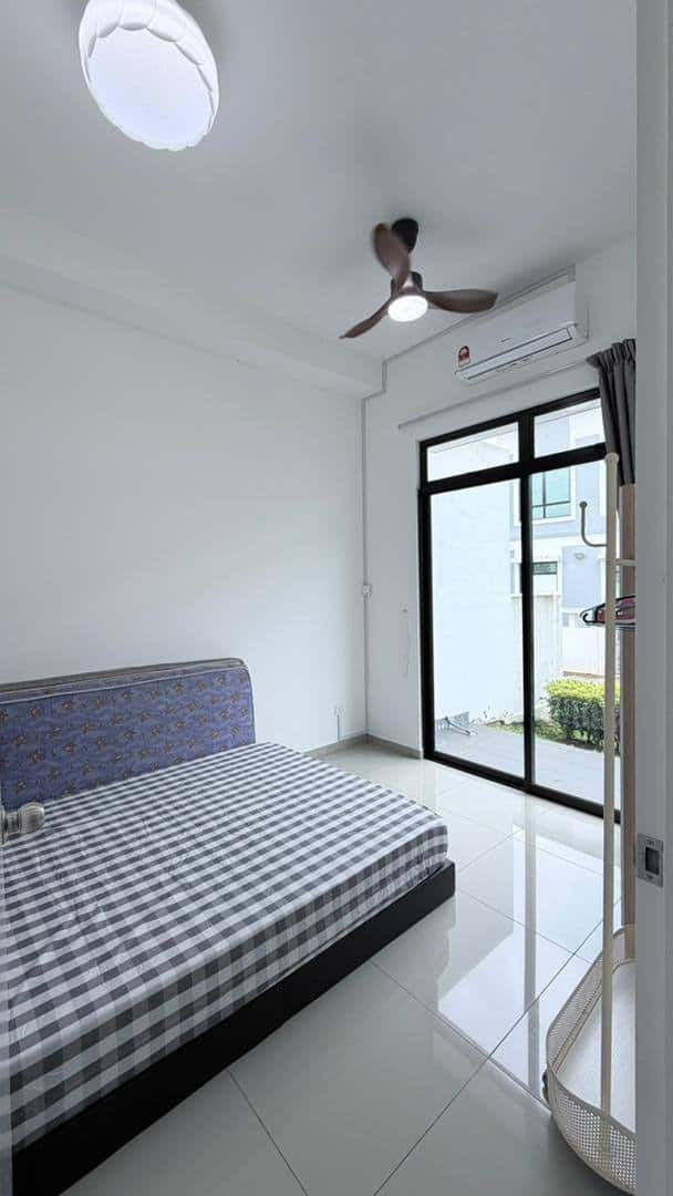 Jalan Eko Tropika x/3 4