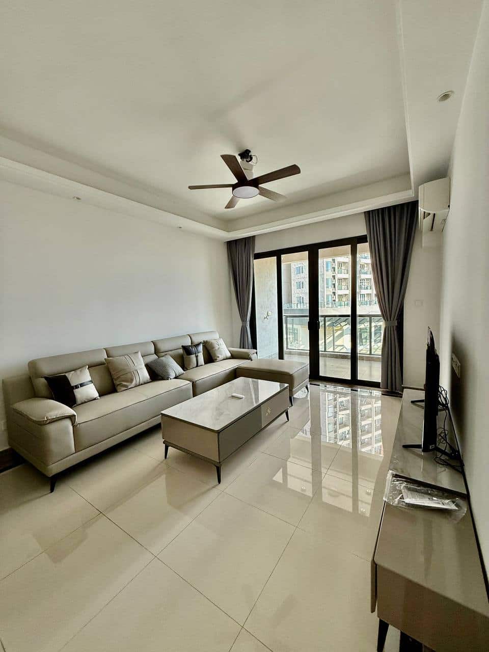 Condominium R&F Princess Cove 2