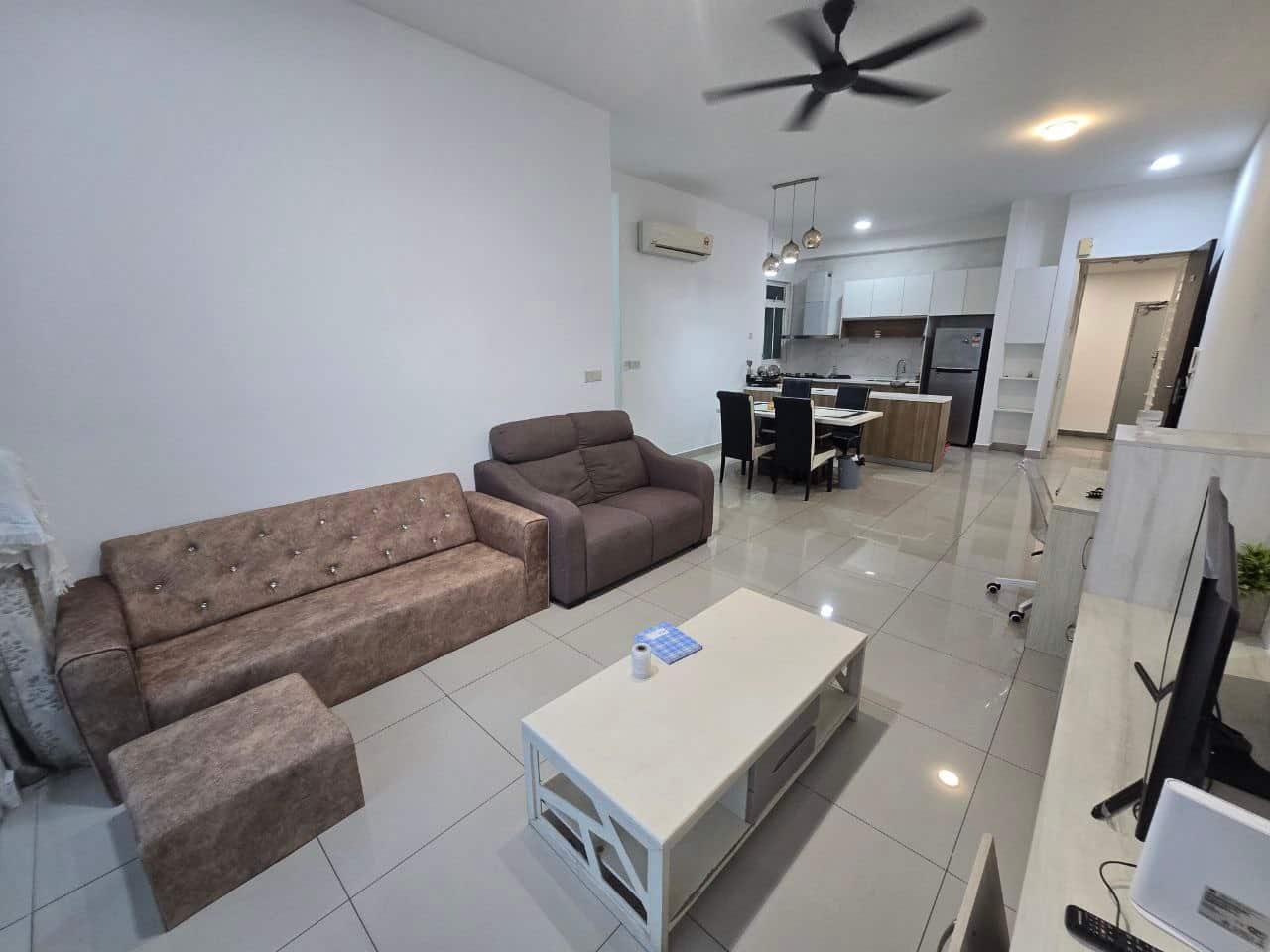 Condo JB Town 2