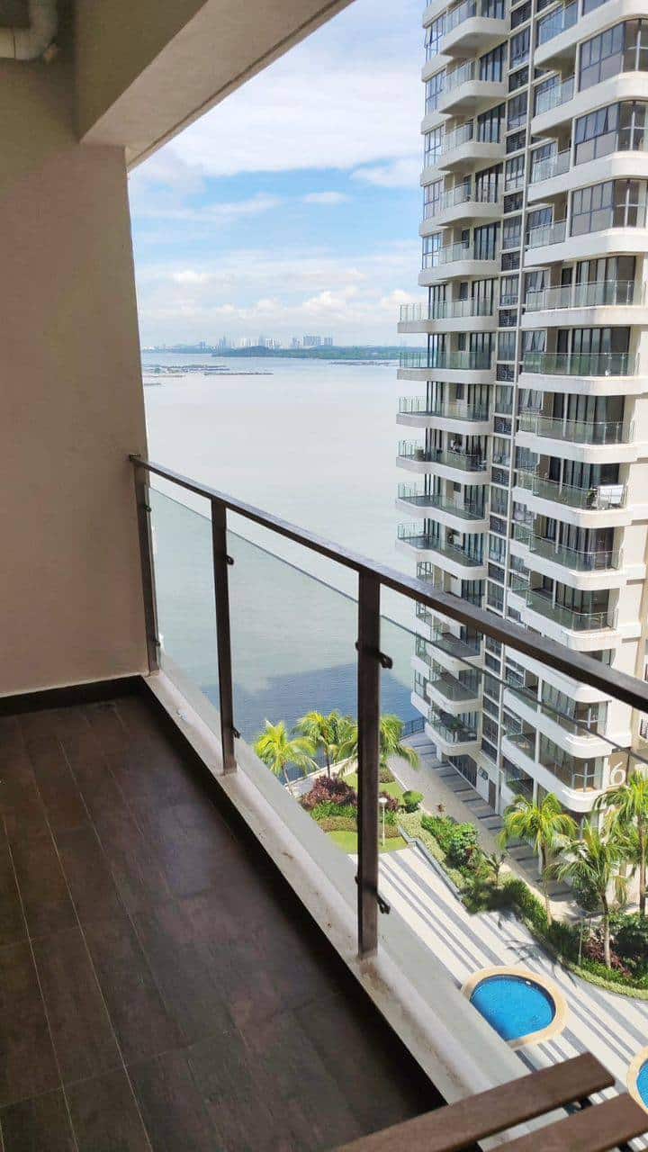 Condo Country Garden Danga Bay 1