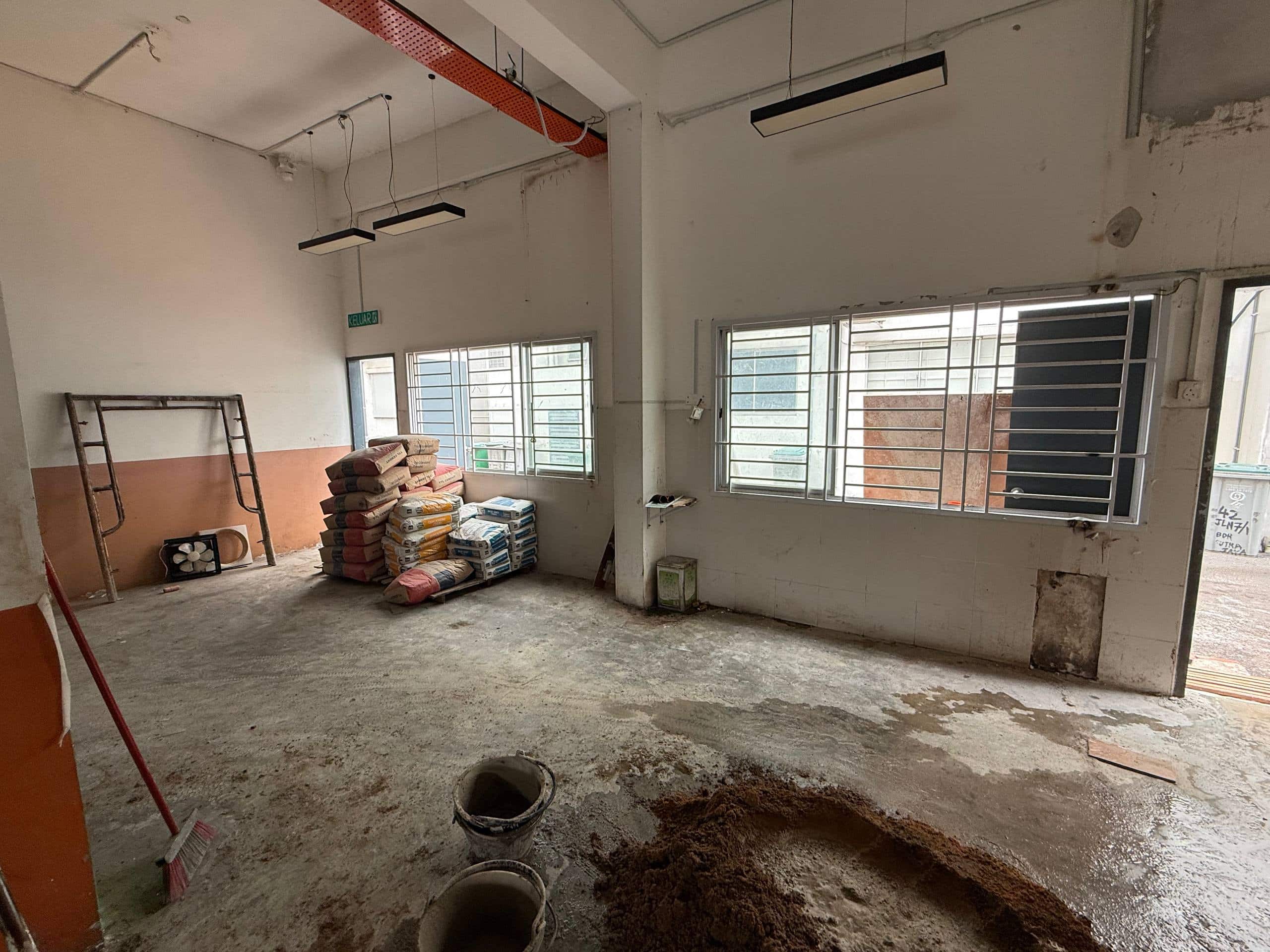 Ground Floor Shoplot Austin Crest 4