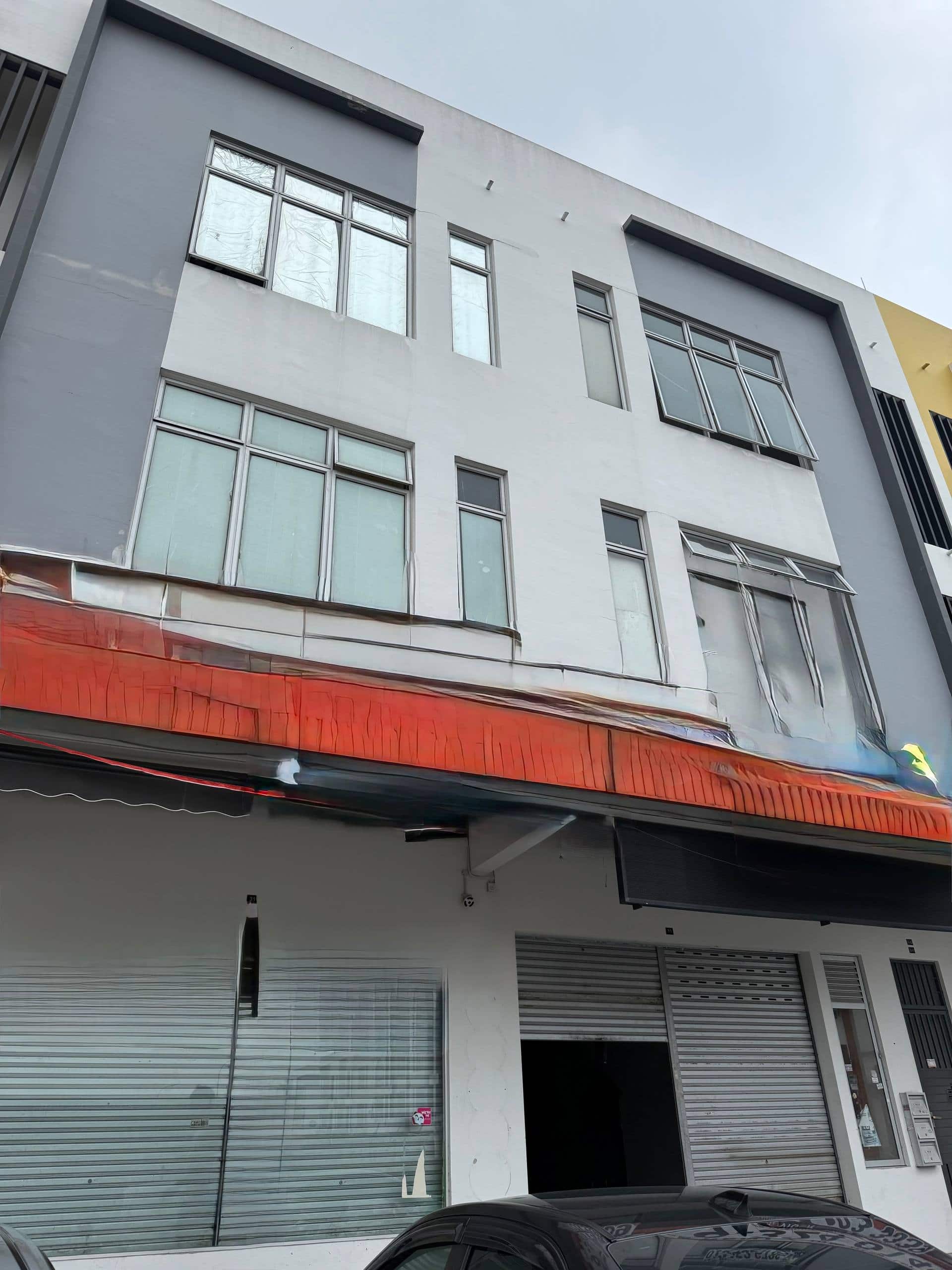 3-Storey Shoplot Austin Crest 1