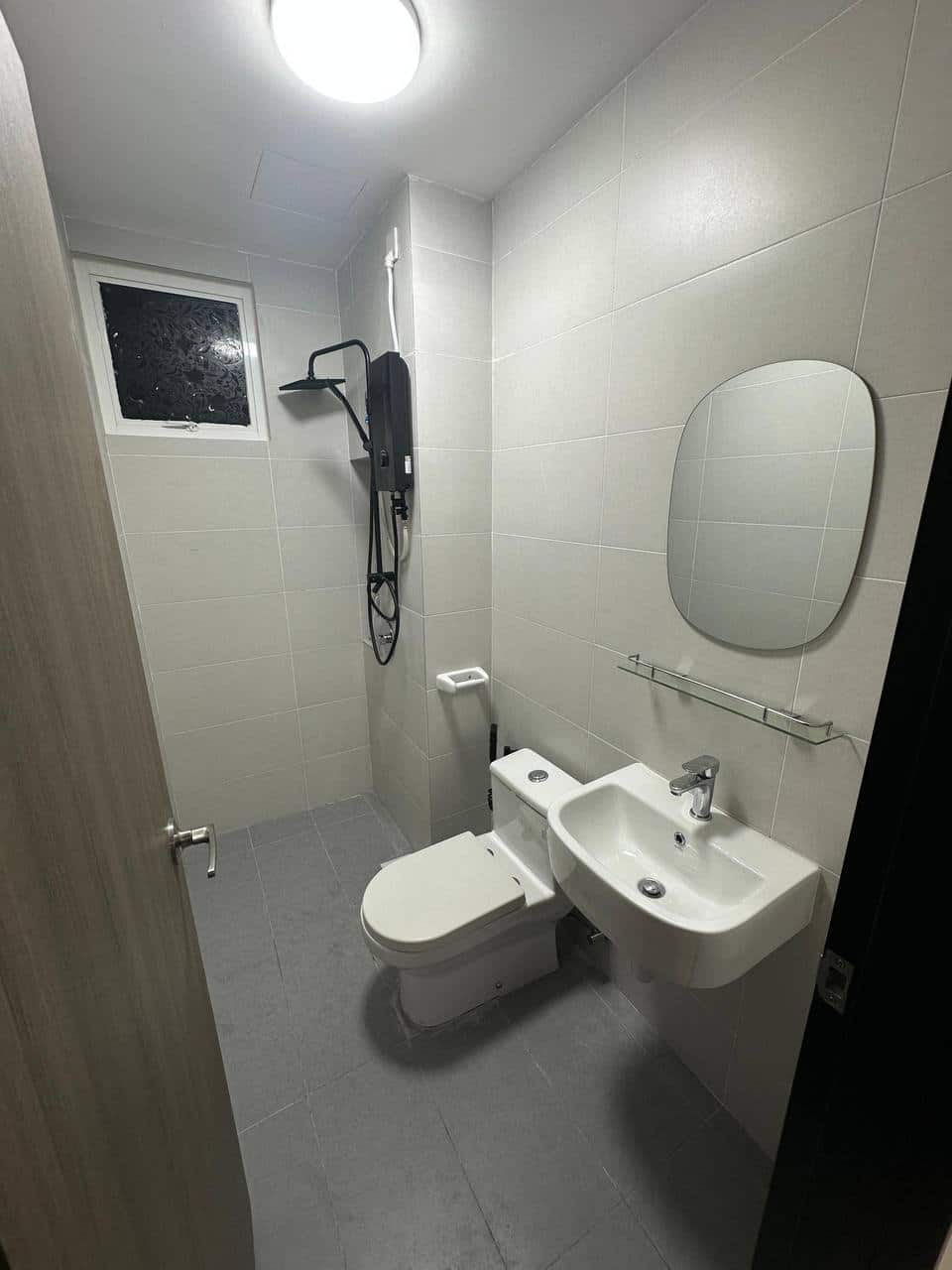 Condominium Trellis Resident 9