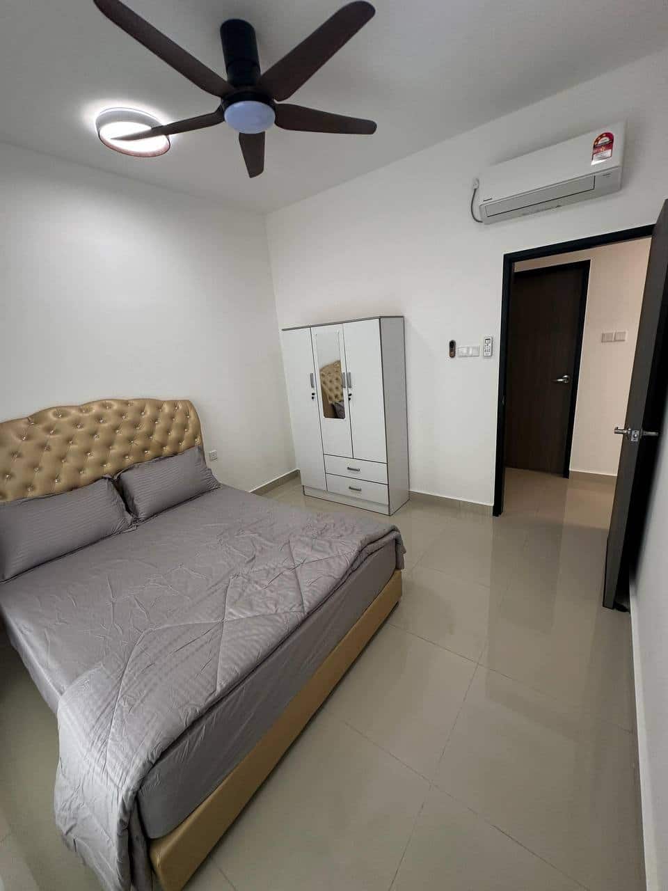 Condominium Trellis Resident 3