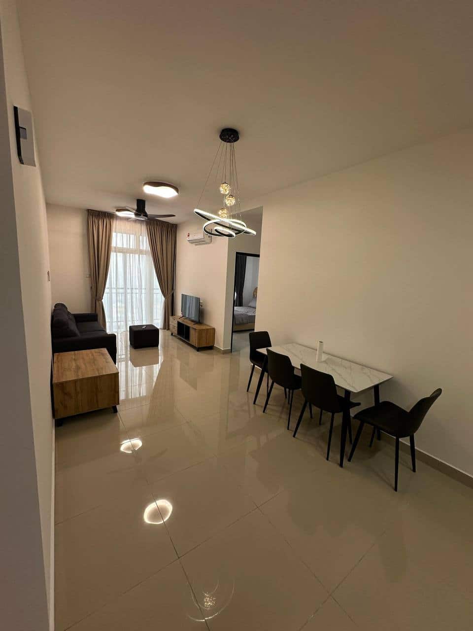 Condominium Trellis Resident 1