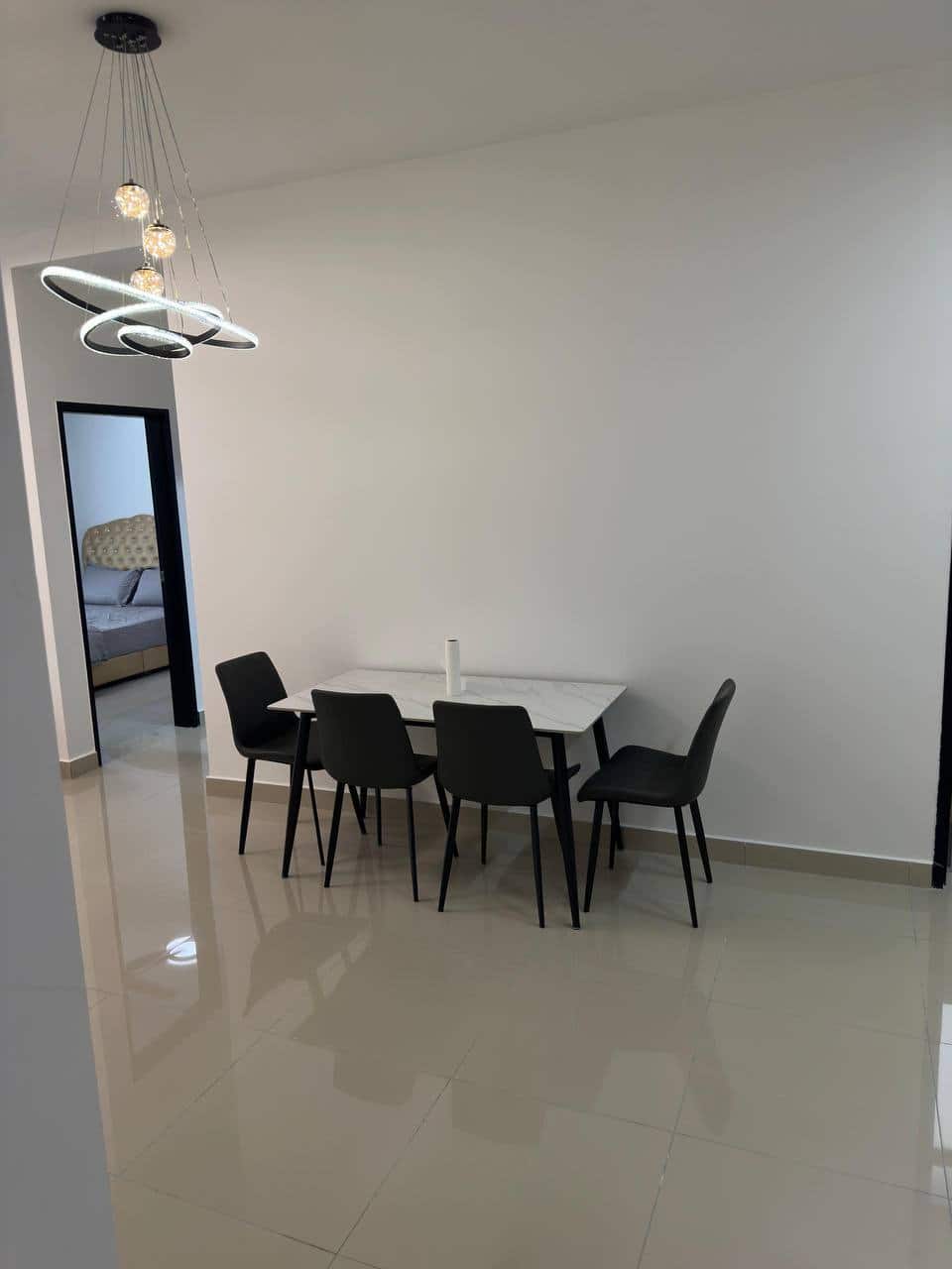 Condominium Trellis Resident 5