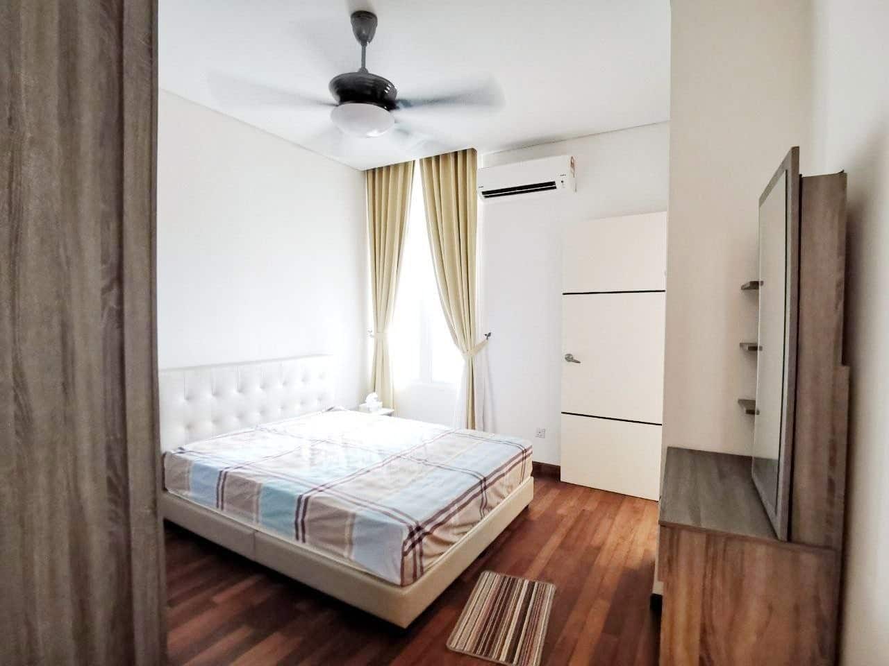 Condo Medini 4
