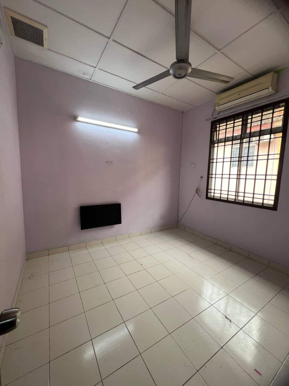 Single Storey Terrace House Bukit Indah, Jalan 22 4