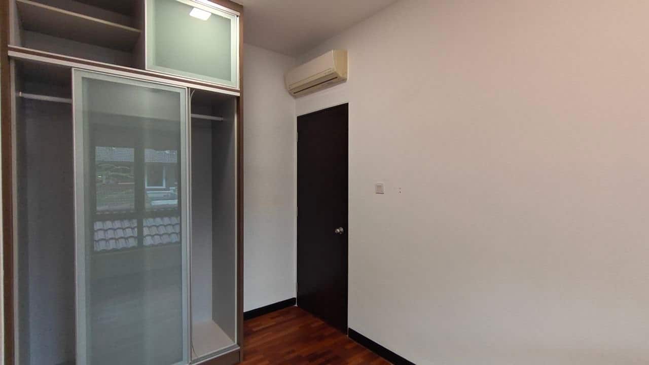 2-Storey Intermediate Terrace House Leisure Farm 4
