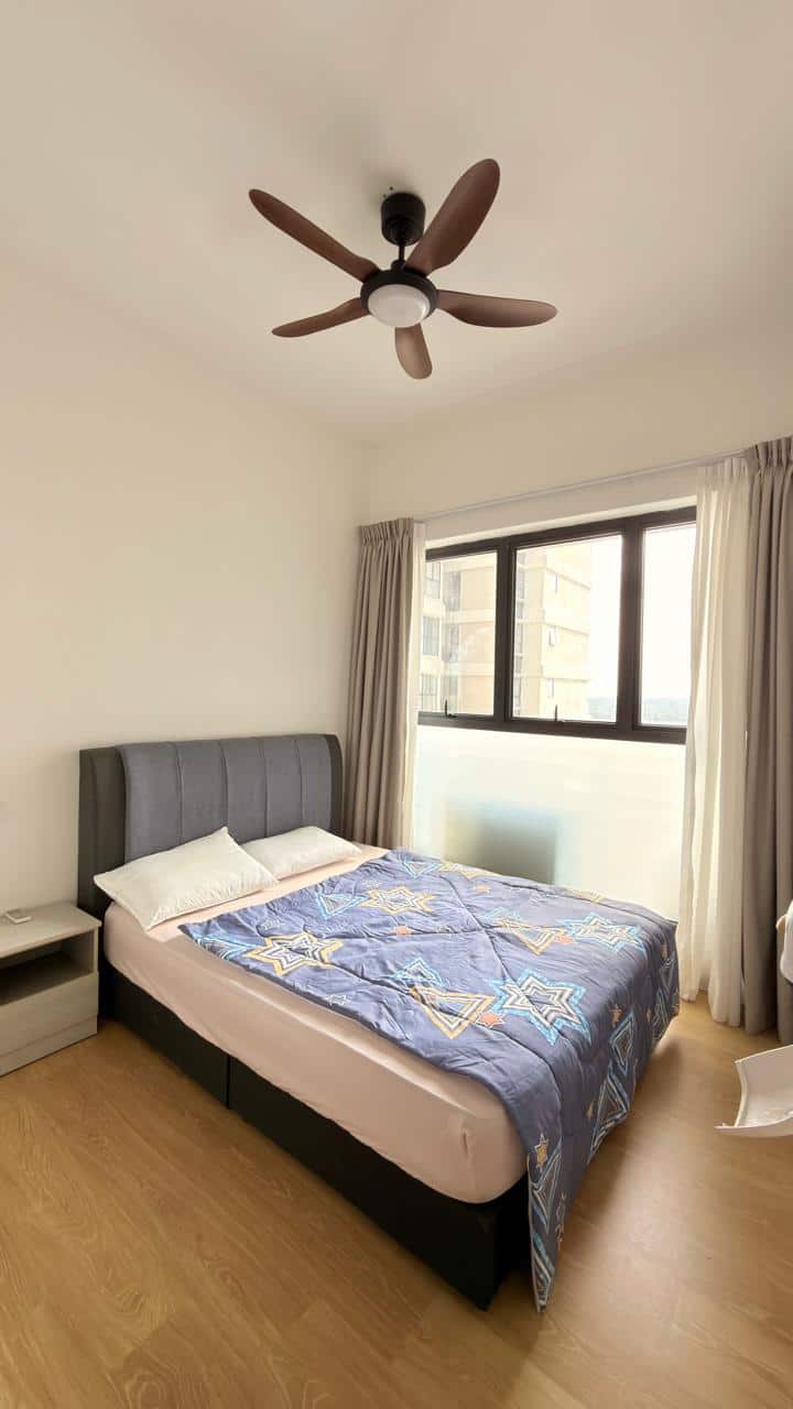 Condominium Country Garden Kingsbay 7